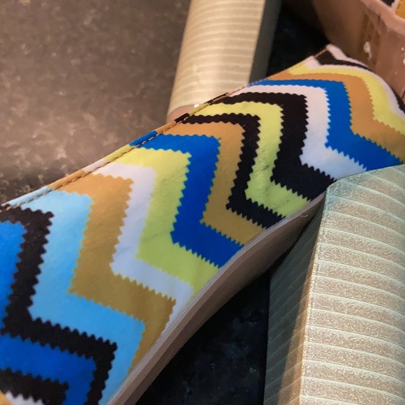 Multicolored Peep Toe Heel - Picture 9 of 9